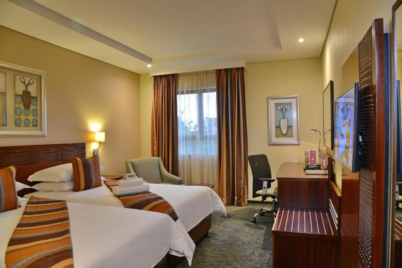 City Lodge Hotel Fourways Exterior photo